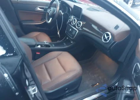 2015 Mercedes-Benz Cla 250 4Matic z USA, uszkodzony, nr VIN WDDSJ4GB1FN264768